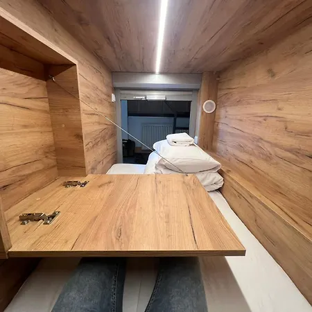 Like A Hostal