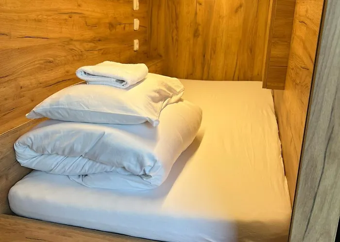 Hostel Like A